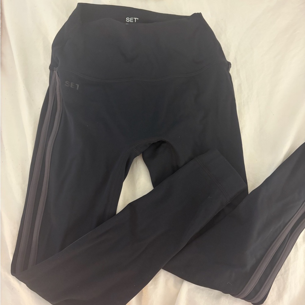 SET ACTIVE Black Leggings
